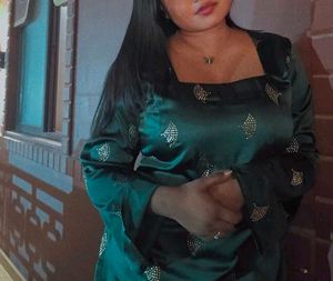 Stunning Emerald Green Kurta Set with Embellishmen
