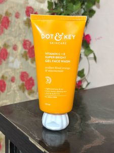 Dot & Key Vitamin C+E Face Wash