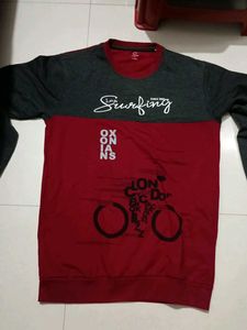 Stylish Two-Tone Graphic Tee
