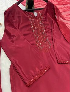 Elegant Red Kurta Set with Embellishments