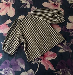 Black &amp; White Gingham Puff Sleeve Top