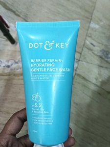 Dot & Key Barrier Repair Face Wash