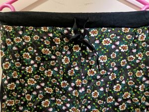 Women's Shorts 2 Nos