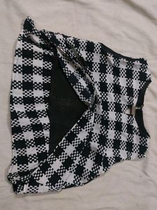 Black &amp; White | Crop Top