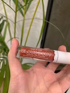 Wet n Wild Cloud Pout Marshmallow Lip Mousse