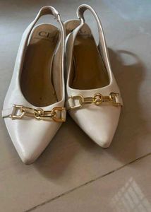 Carlton London Kitten Heels