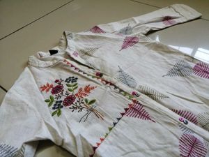 White Embroidered Kurta with Floral Print