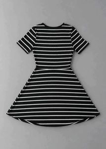 BLACK AND WHITE STRIPED SHORT SLEEVE FIT