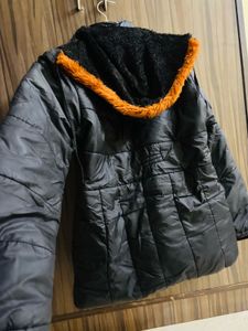 Stylish Black Puffer Jacket with Fur Hood
