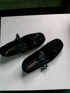 Stylish Black Ballet Flats