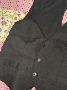 Sleek Black Sleeveless Vest Top