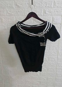 Chic Black &amp; White Striped Neck Top