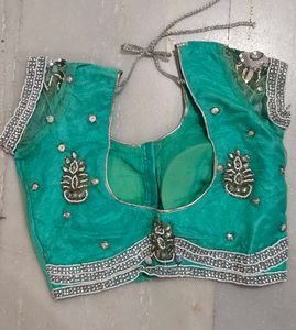 Aquatic blue lehanga n orna wore only once..