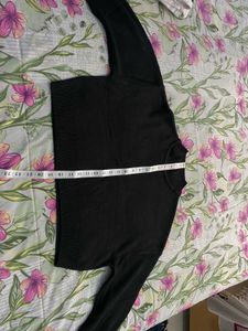 Black Cropped Knit Sweater