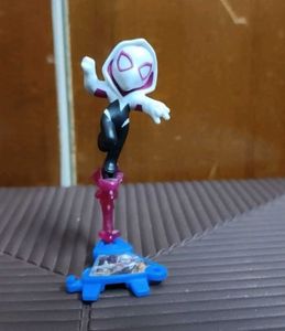 Kinder Joy Marvel spider gwen Action Figure