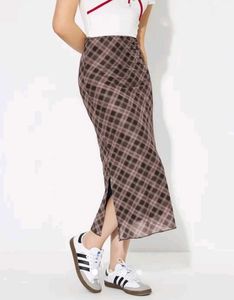 Chic Plaid Midi Skirt