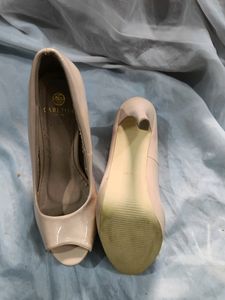 Cartlon London Heels