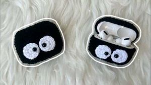 Crochet Earbud Case🕷️