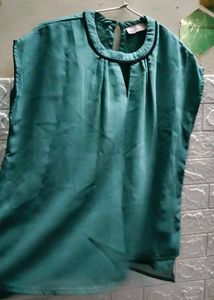 Vero Moda  Sleeveless V-Neck Top