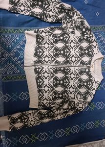 Hollister Women's Crop-top sweater