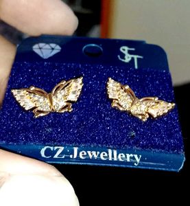 Stud Earrings(gold and diamond mixture)🥰