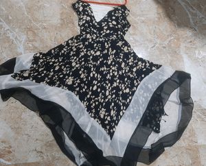 NEW  SUPERB V SHAP DESIGNING FROCK CUM DRESS 👗✌