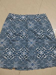 Stylish Blue &amp; White Print Skirt