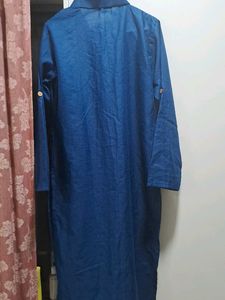 Cotton Kurti With Collor And Wood Buttons.