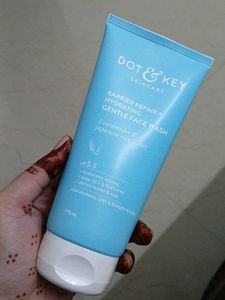 Dot & Key Face Wash