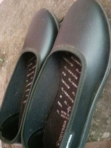 Classic Black Ballerinas - Size 5
