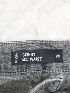 Stylish Grey Denim Jeans with Zipper Detail