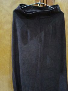 Heigh Waist Skirt With Side Cut Nd Waist Chain For Fitting
