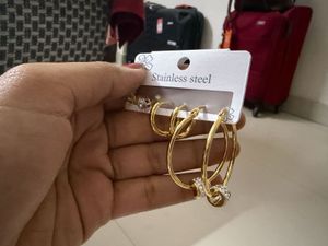 beautiful studs set of 3 with free B