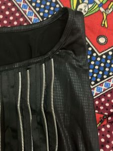 Black Zipper Detail Sleeveless Top