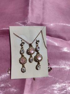 Sparkling Jewelry Set - Necklace &amp; Earrings
