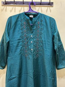 Neerus Green Kurta Size L