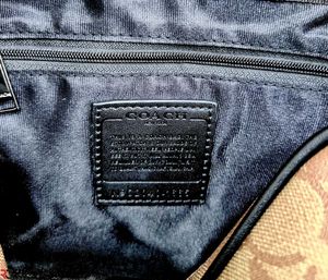 Coach Signature Cross Body Bag - Unisex