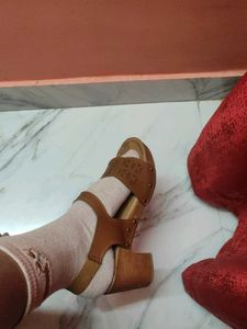 Tan Block Heels.👠