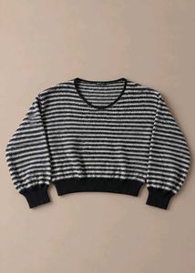 BLACK &amp; WHITE TEXTURED KNIT CREWNECK SWEATER