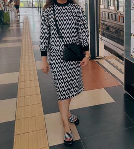 Black &amp; White Wavy Print Midi Skirt