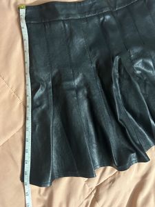 Y2k Pleeted Black Skirt