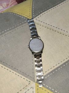 Elegant Two-Tone Quartz Watch