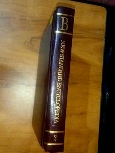 US IMPORTED NEW STANDARD ENCYCLOPEDIA BOOK VOLUME3