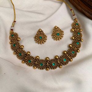 Antique Gold & Green Stone Necklace Set
