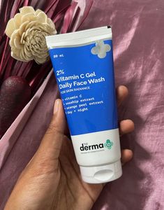 The Derma Co 2% Vitamin C Gel Face Wash