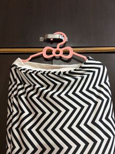 Stylish Black &amp; White Zigzag Skirt