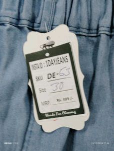 DE-63 Size 30 Straight Jeans