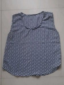 Stylish Sleeveless Geometric Print Top