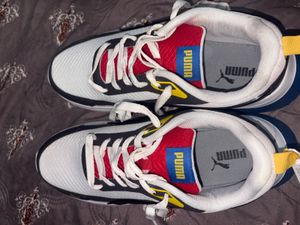 Puma Sneakers