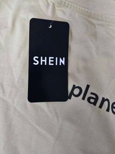 SHEIN T-Shirt